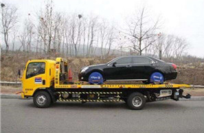 淄博沂源拖车道路救援 淄博沂源拖车道路救援:雨天车辆抛锚怎么办?